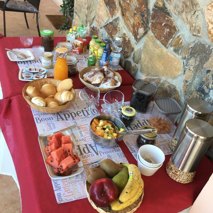 Casa Mariluka Bed & Breakfast Capoterra Dış mekan fotoğraf
