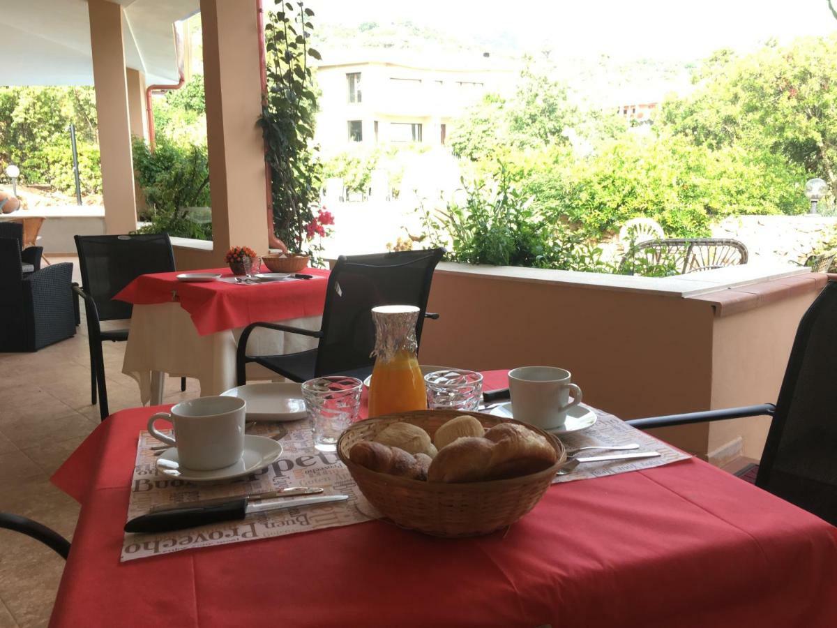 Casa Mariluka Bed & Breakfast Capoterra Dış mekan fotoğraf